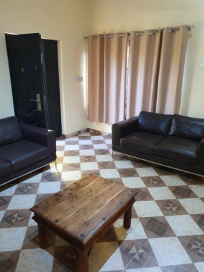 FANTASTIC APARTMENT, 1 master ensuite bedroom, WIFI, air condition, separate living room, 2 toilets, 2 walk in shower rooms, hot water, separate kitchen, restaurant, bar, garden, 24 hour security, 20 